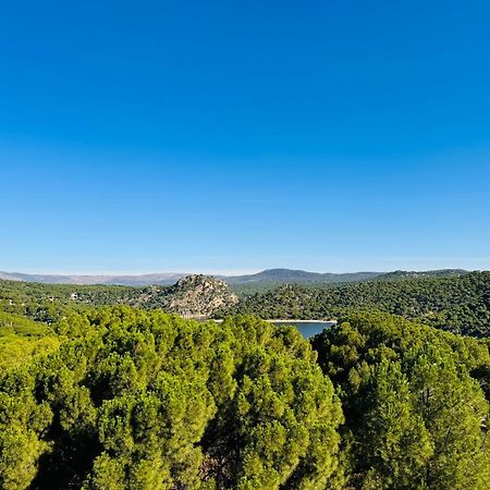 Acogedor Apartamento Con Bellas Vistas Al Embalse ซาน มาร์่ติน เด วาลเดเกลเซียส ภายนอก รูปภาพ