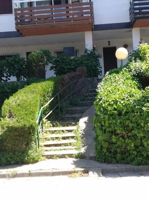 Acogedor Apartamento Con Bellas Vistas Al Embalse ซาน มาร์่ติน เด วาลเดเกลเซียส ภายนอก รูปภาพ