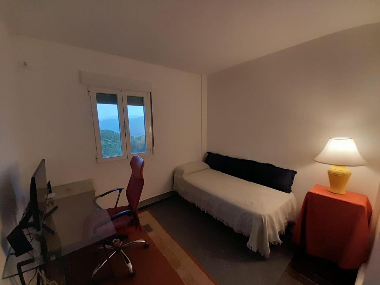Acogedor Apartamento Con Bellas Vistas Al Embalse ซาน มาร์่ติน เด วาลเดเกลเซียส ภายนอก รูปภาพ
